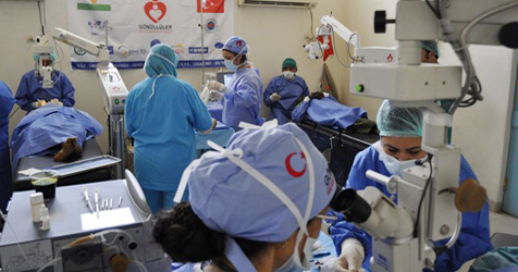 Gönüllü Türk Doktorları 15 Yıldır Mazlum Coğrafyalarda Şifa Dağıtıyor